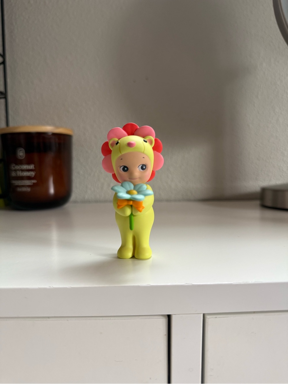 flower gift series - daisy lime green lion sonny angel 🌼